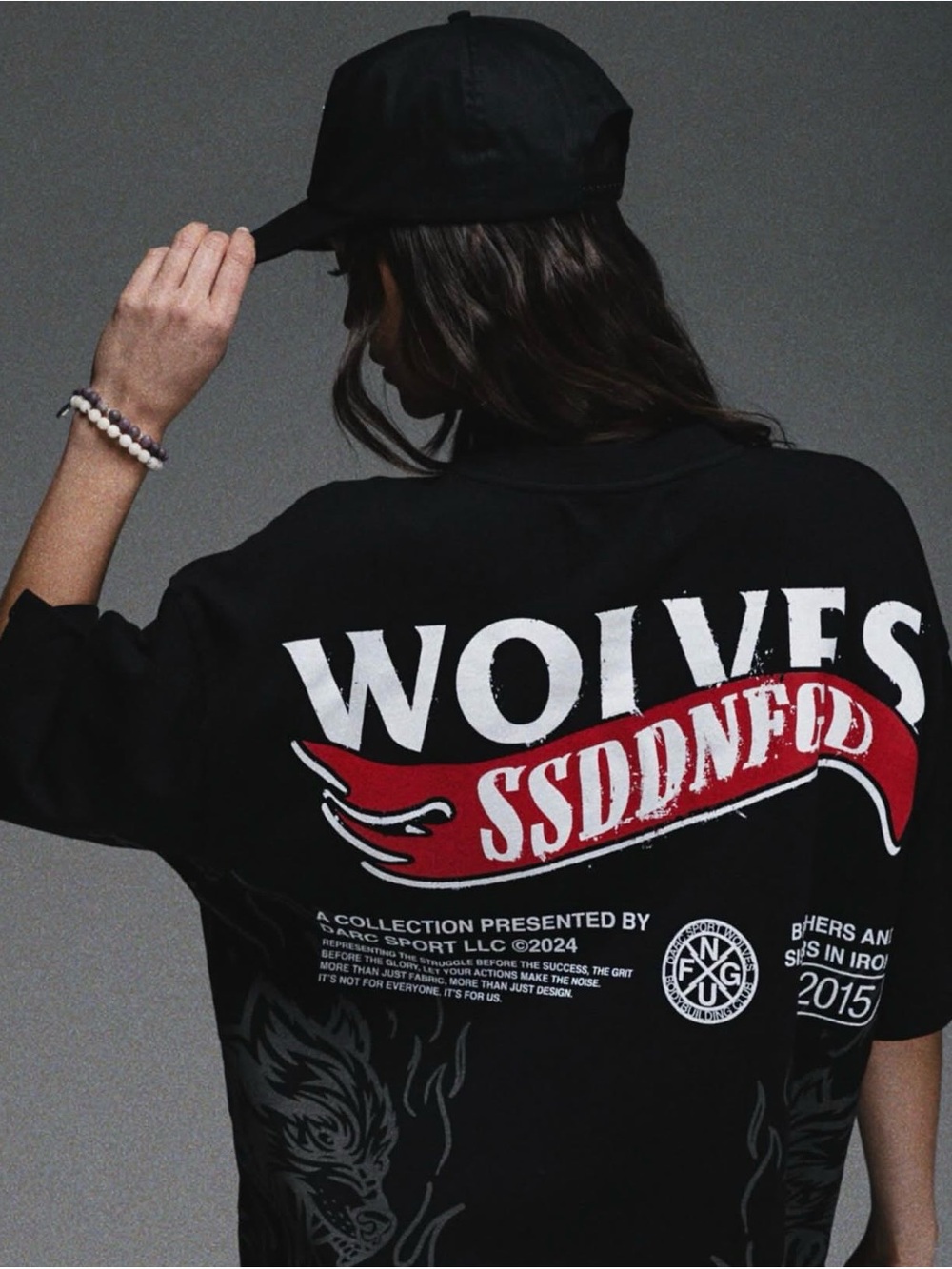 Darc Sport Black Short-Sleeve 'WOLVES' Graphic Tee with Red Banner